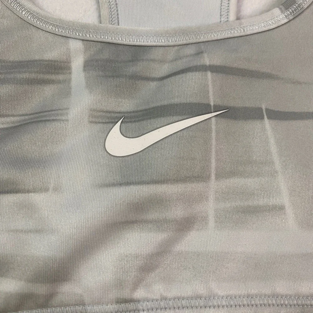 Nike Pro DRI-FIT Sports Bra Racerback Athletic Top Gray White Comfort XS EUC‎